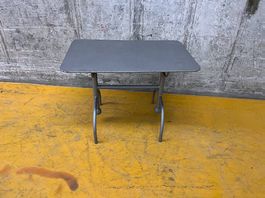 Stabiler Metalltisch Balkontisch Beistelltisch Vintage
