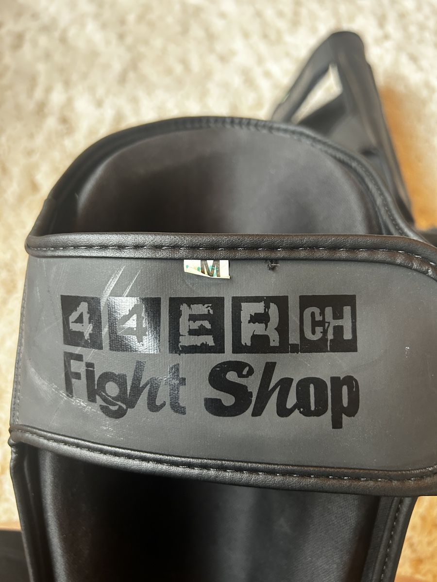 Schutz & Schoner: Kickbox Schienbeinschoner Grösse M – Gebraucht aus Rickenbach BL von mikesince1978 3
