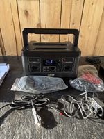 revolt Powerstation 500W / 520Wh mit Solarpanels
