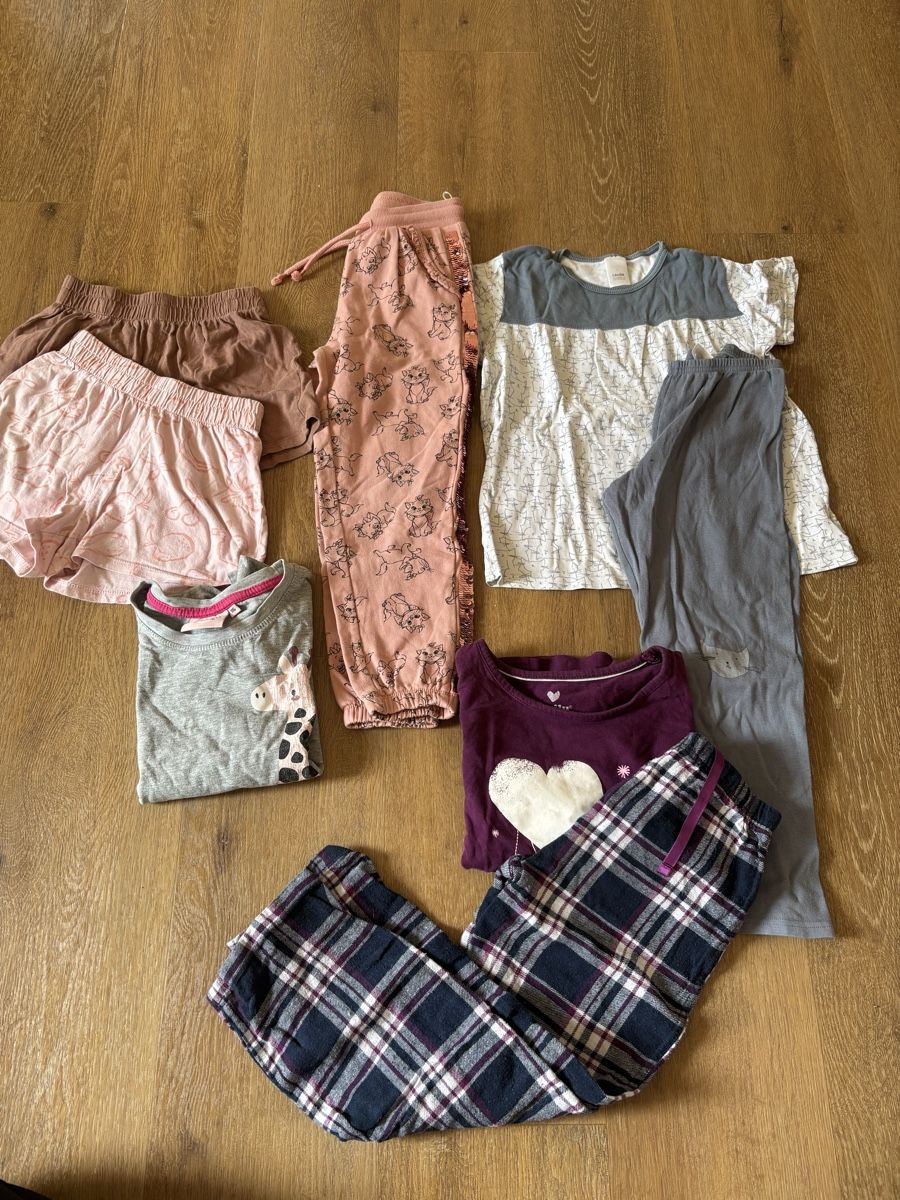 H&M Lotti & Set di vestiti: Mädchen Kleiderset Gr. 110/116 – Usato da Netstal venduto da ali_x5fx