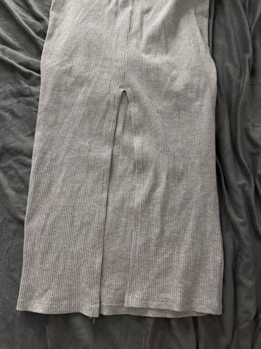 Kleider: Graues, geripptes Sommerkleid mit Schlitz - Neu! – Neu (gemäss Beschreibung) aus Boswil von virgi06 6