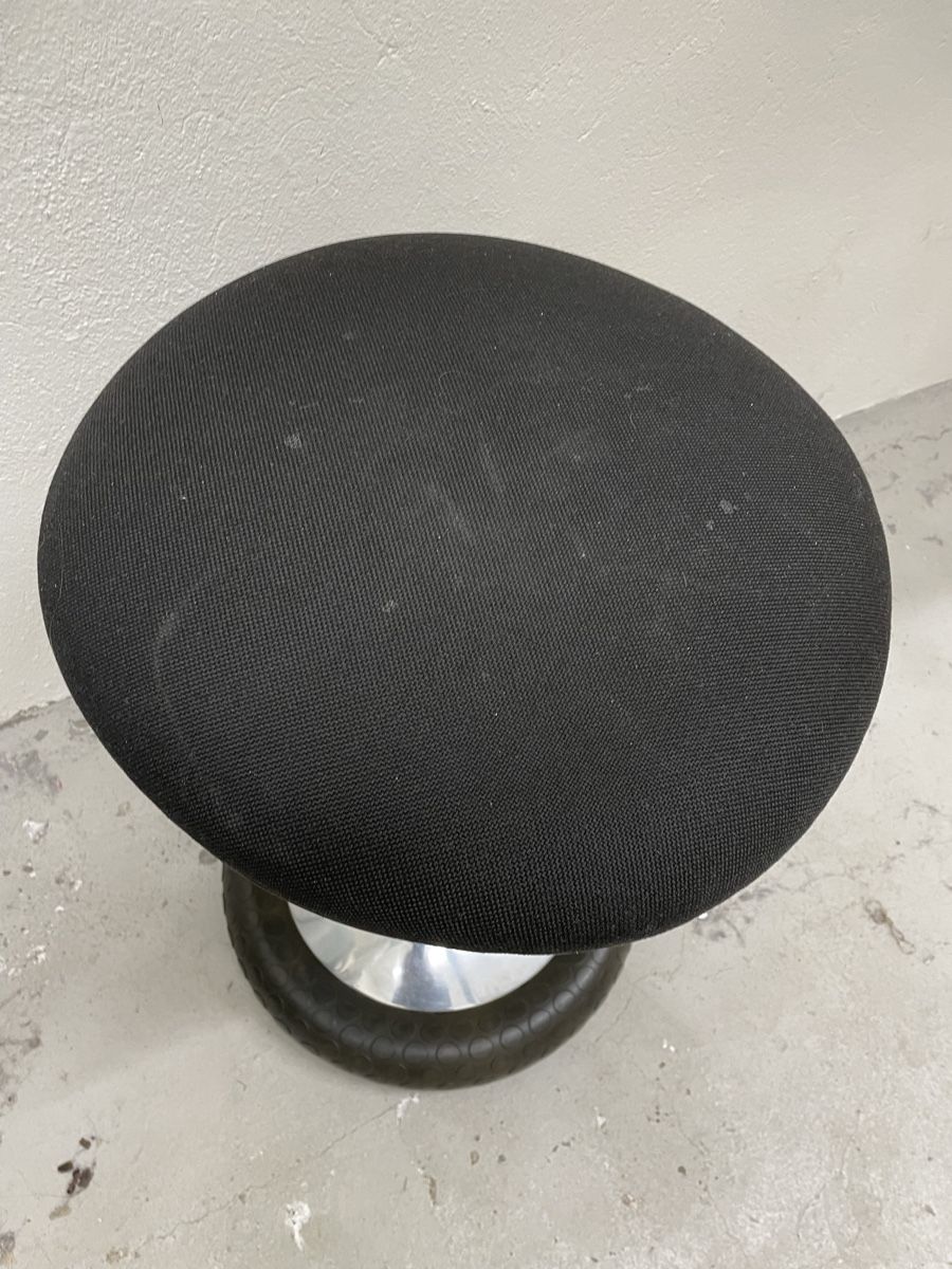 Sgabelli: Used Black Ergonomic Wobble Stool - Great Condition! – Usato da Zürich venduto da LKC80 2