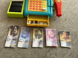 Spielzeugkasse "Just like Home" - mit viel Spielgeld