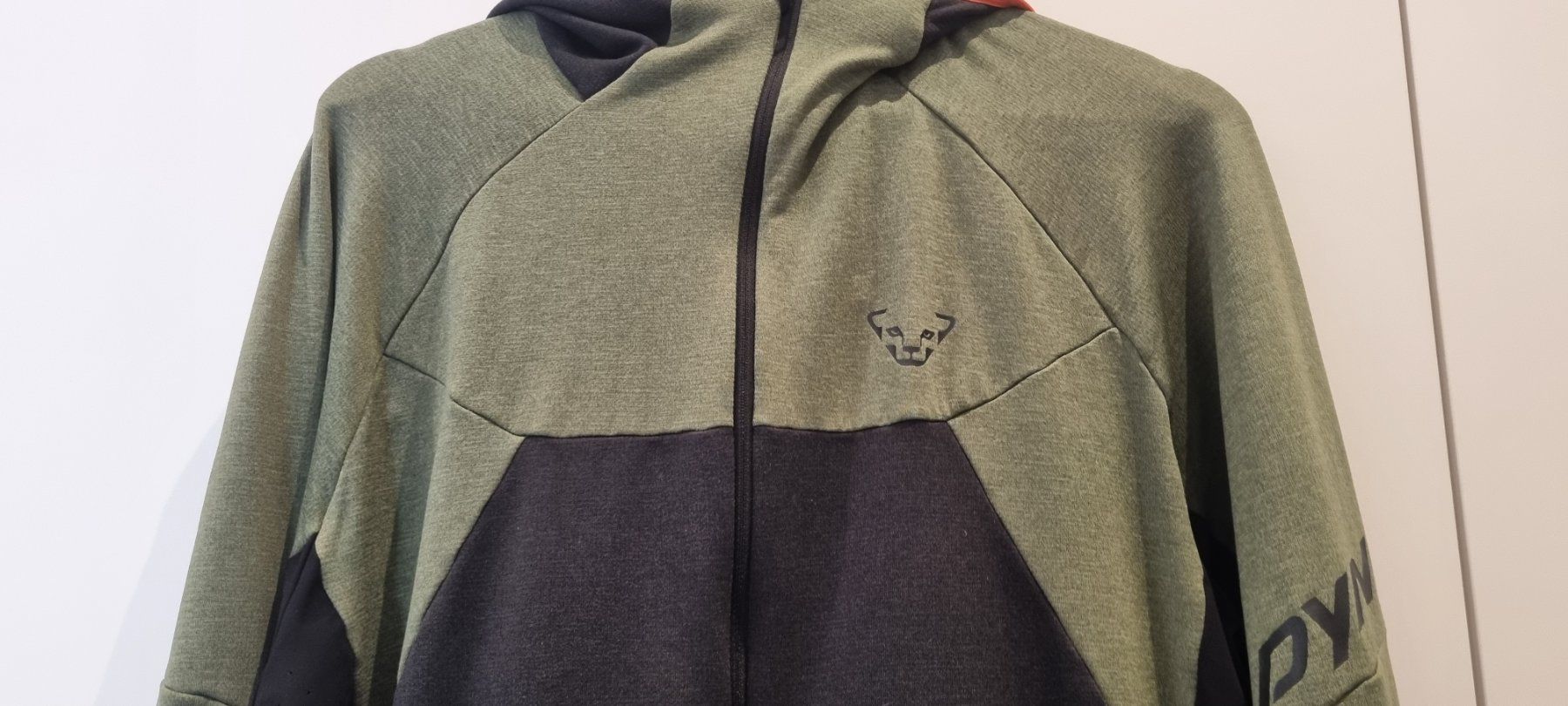 Dynafit Giacche: Dynafit Tour Wool Thermal Hooded Jacket – Usato da Pfeffikon LU venduto da Andy1969 2
