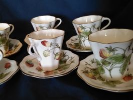 6 tasses avec 6 soucoupes Coalport.