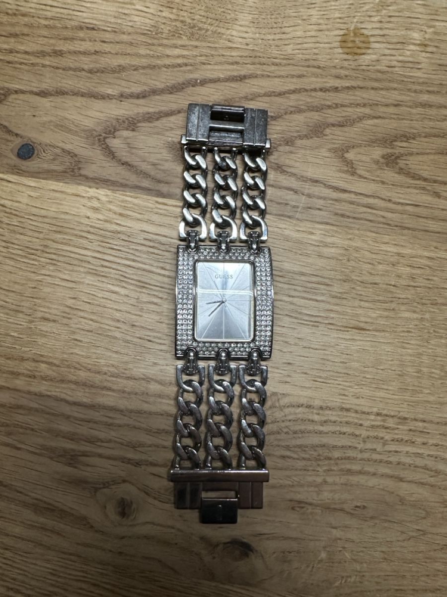 Guess Orologi: Guess Damenuhr Silber – Usato da Wahlen b. Laufen venduto da 1then 2