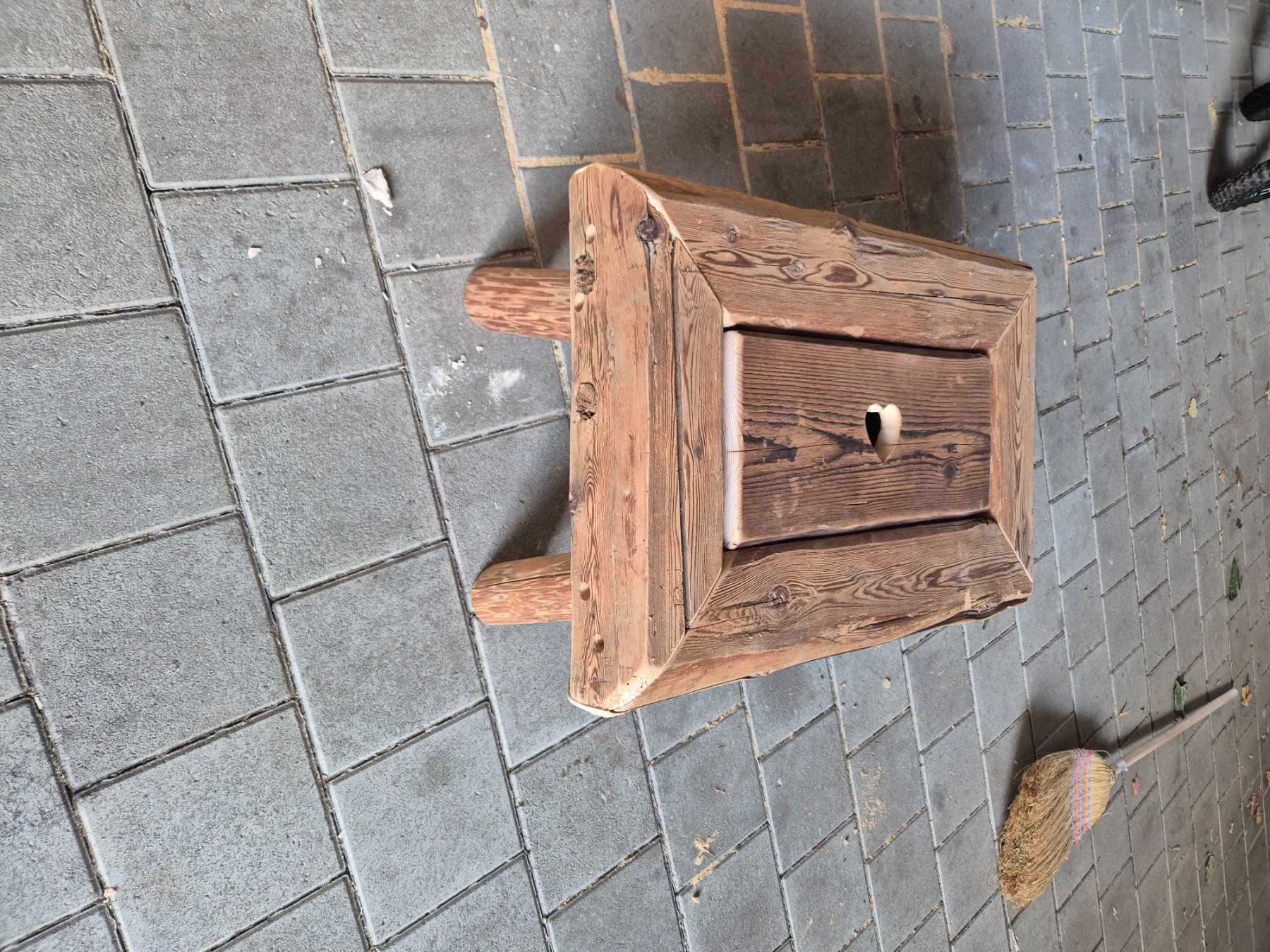 Tavoli: Holztisch rustikal – Nuovo (secondo la descrizione) da Schafhausen i. E. venduto da Grindelwald2 1