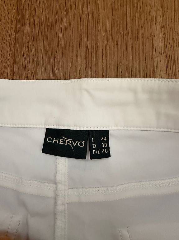 Pantaloni: Chervo shorts weiss – Usato da Holzhäusern / Rotkreuz venduto da C.I.01 2