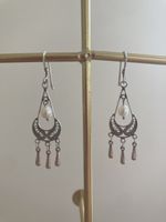 Ohrhänger in Silber mit kleiner Perle