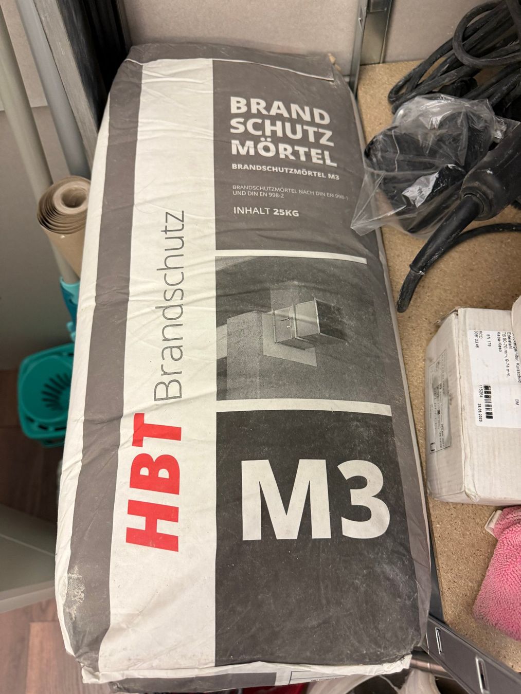 Matériau de remplissage: HBT M3 Brandschutzmörtel 9 Säcke – Neuf (Voir description) à Zug par Zieglers
