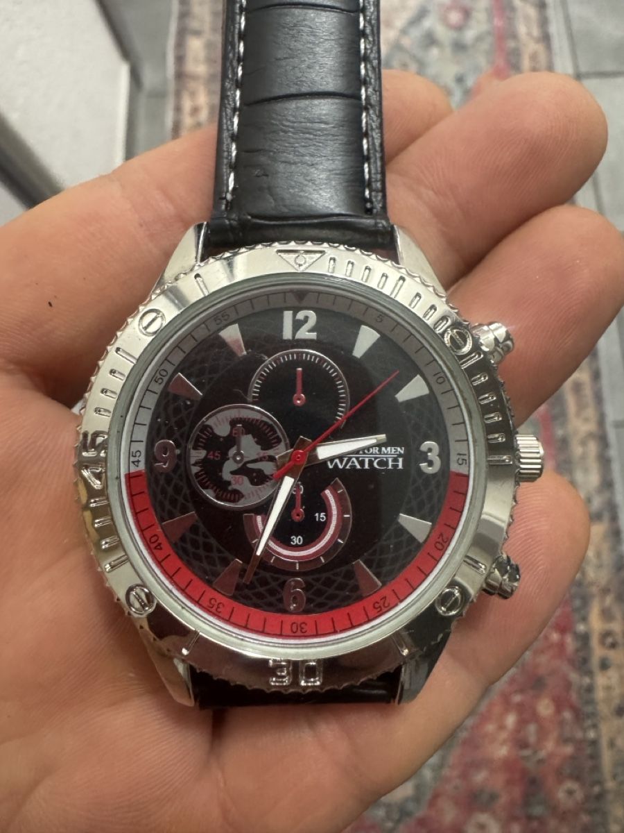 Montres: Men's Watch - Stylish & Functional  – Neuf (Voir description) à Gerlafingen par naj_vj8s