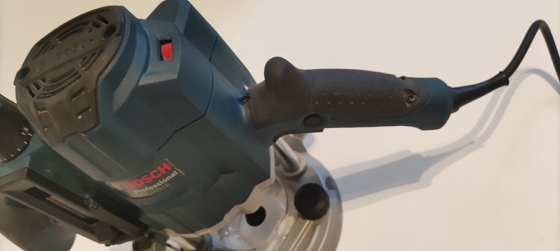 Busch Alle Maschinen: Bosch GOF 1250CE Proffessional – Gebraucht aus BASEL von E-Bro.Electro 4
