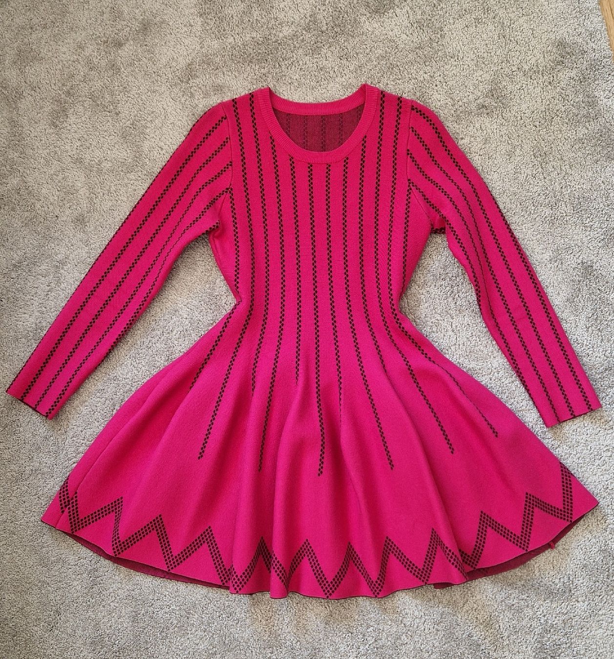 Kleider: Baby doll Schickes Kleid warm S – Gebraucht aus Zug von opo_cy5d