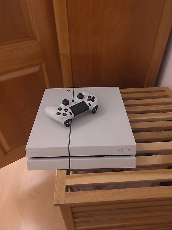 Consoles: Playstation 4 – D'occasion à Arlesheim par Hasgo90