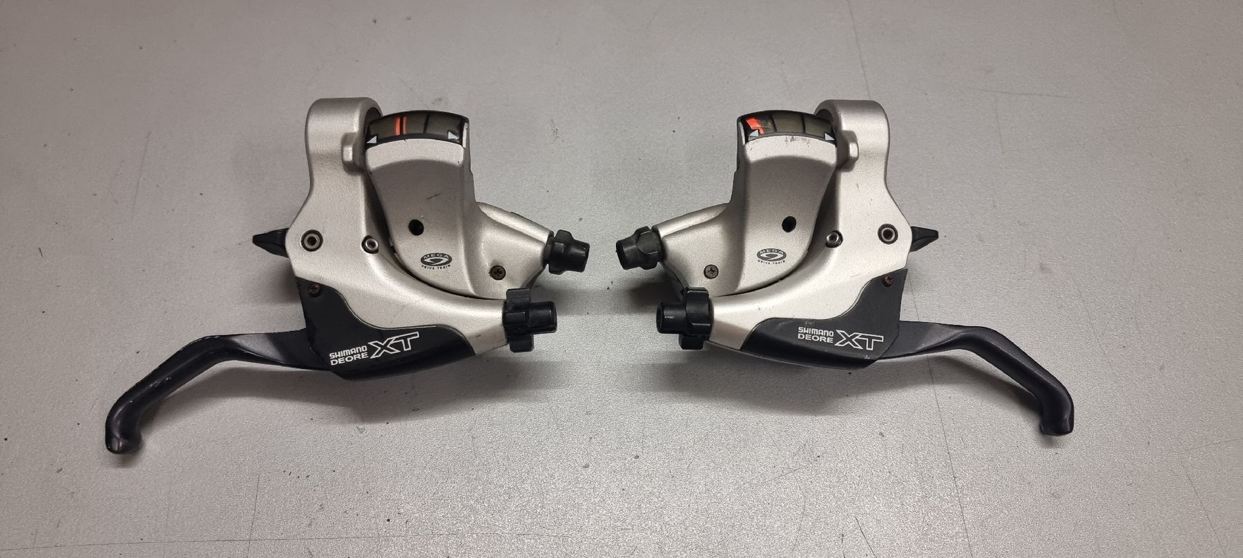 Shimano Pezzi di ricambio: Shimano XT M750 Schalt-Bremshebel  – Usato da Seon venduto da Stibinio