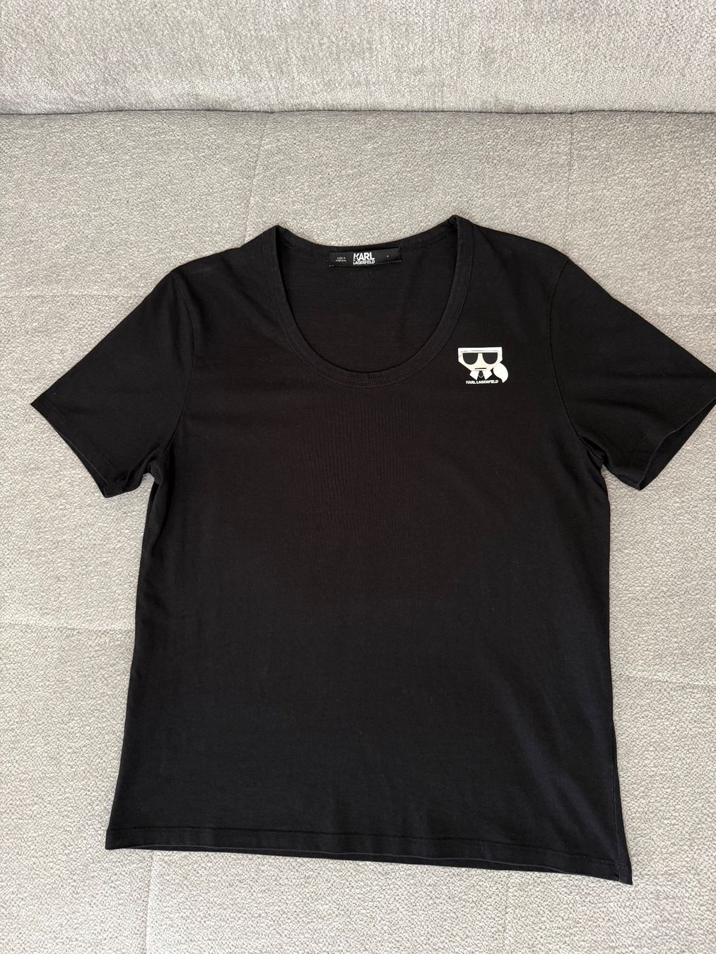 Karl Lagerfeld T-shirt: KARL LAGERFELD T-Shirt Gr.S – Usato da Uetikon am See venduto da Fraufox1 1