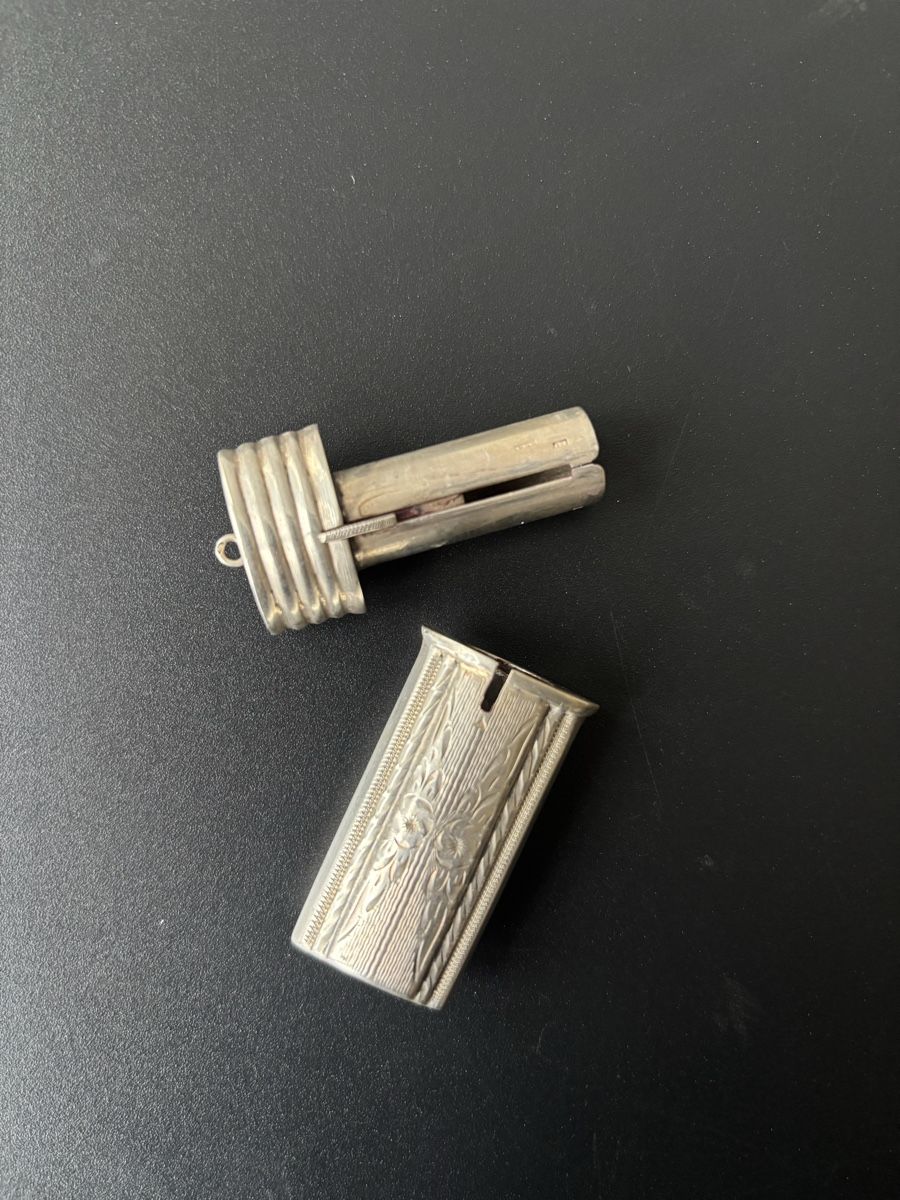 Ciondoli: Jugendstil Lippenstift aus 900er Silber – Usato da Winterthur venduto da Anelina_ 2