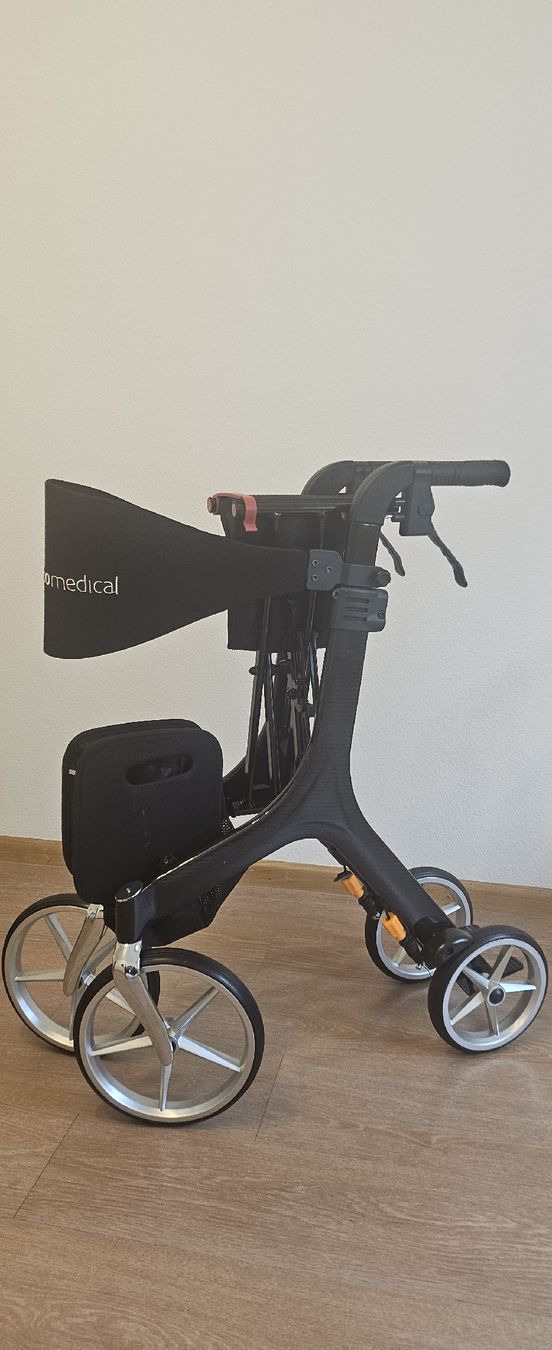Ausili per la deambulazione: Rollator Bescomedical aus Carbon  – Usato da Basel venduto da Xanperican 5