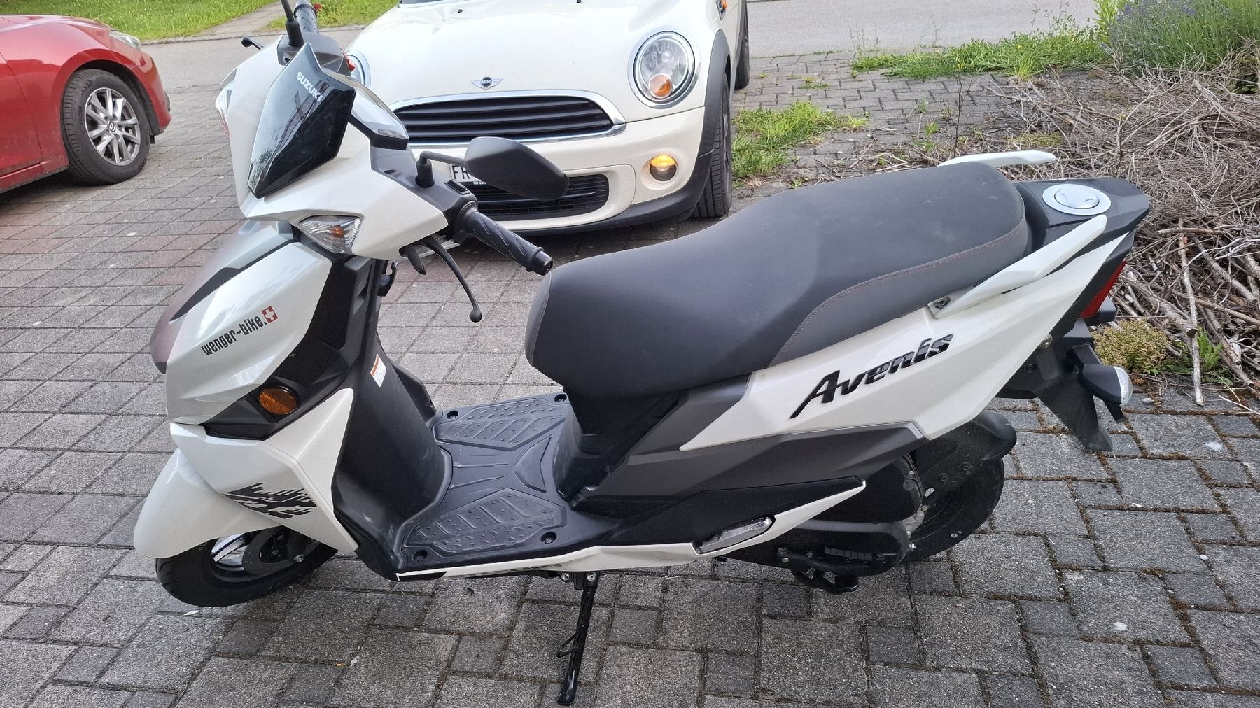 Suzuki Scooter: Roller Scooter Suzuki Avenis 125 – Usato da Brünisried venduto da san_74_bu