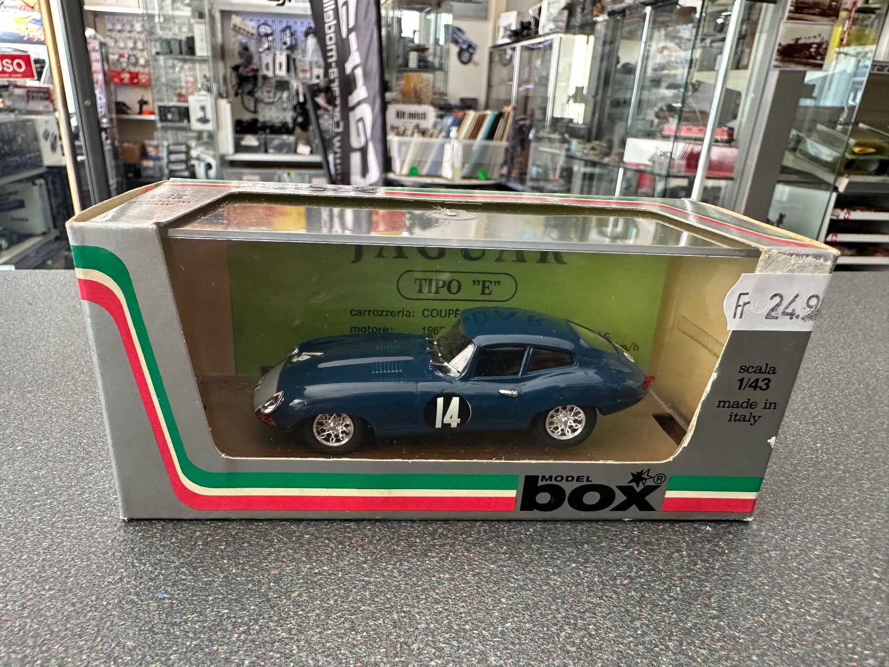 Jaguar Modellini d'auto: Box Model 1:43 Jaguar Type E Tourist Trophy 1962 – Usato da Chiasso venduto da Carrara-Modellismo