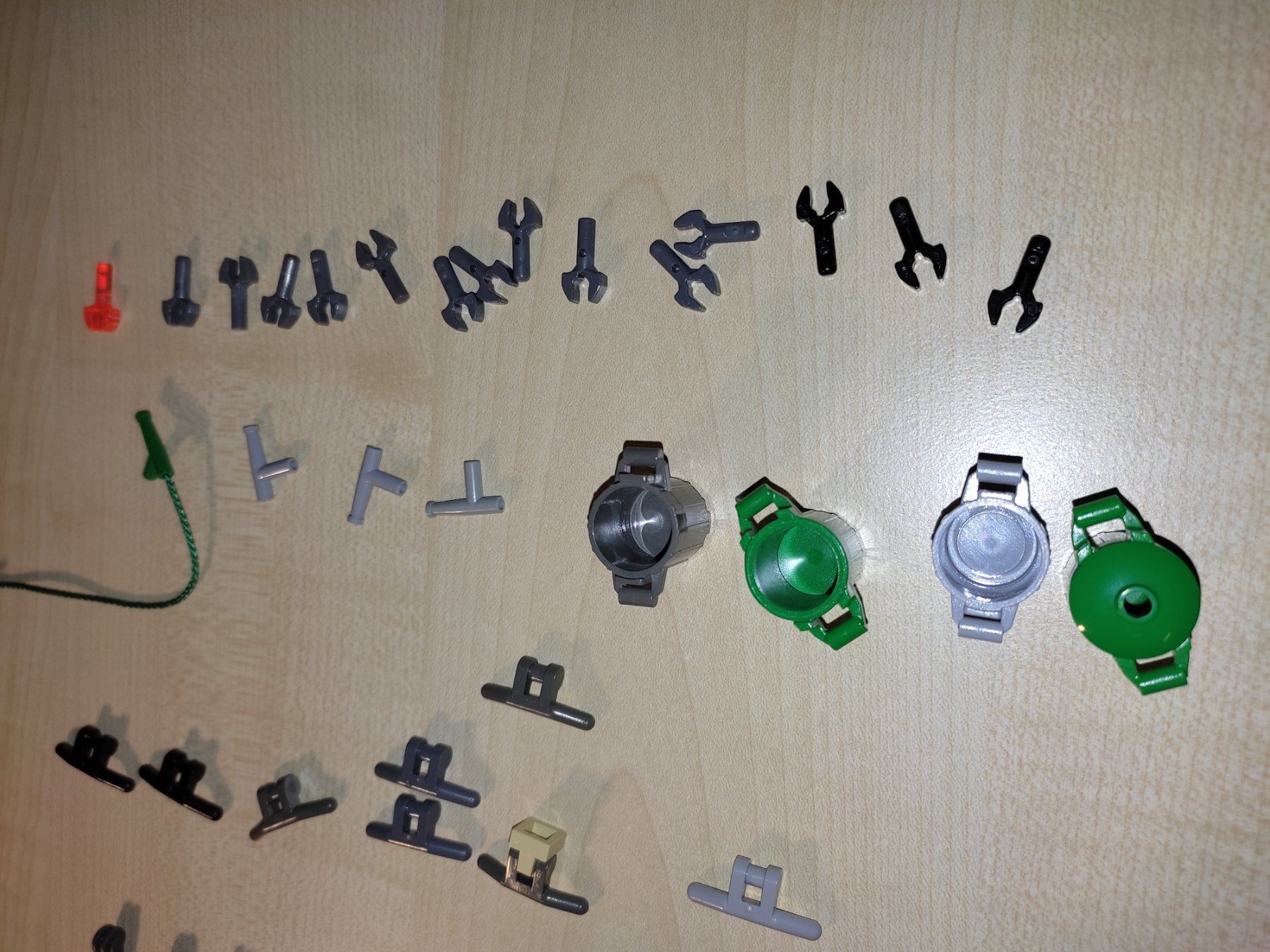 Lego Kit di costruzioni: Lego: zipline, hook, trash can, hose,and – Usato da Montricher venduto da Babou72 1