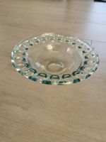 Schöne Glas-Schale zum Dekorieren