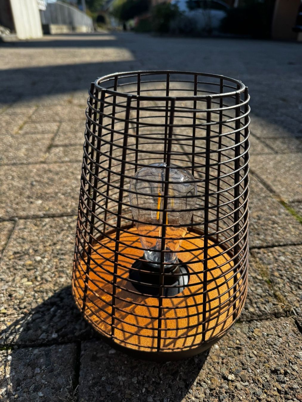 Lampade: Solarlampe Chelsea Tripod Neu! – Nuovo e nell'imballaggio originale da Egg b. Zürich venduto da Brocki_Insel_Egg 1