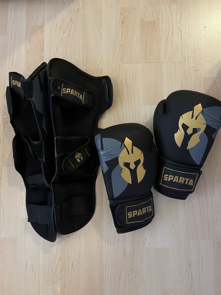 Sacchi da boxe: Kick-Boxhandschuh-Set von Sparta – Usato da Berikon venduto da Dusche 2