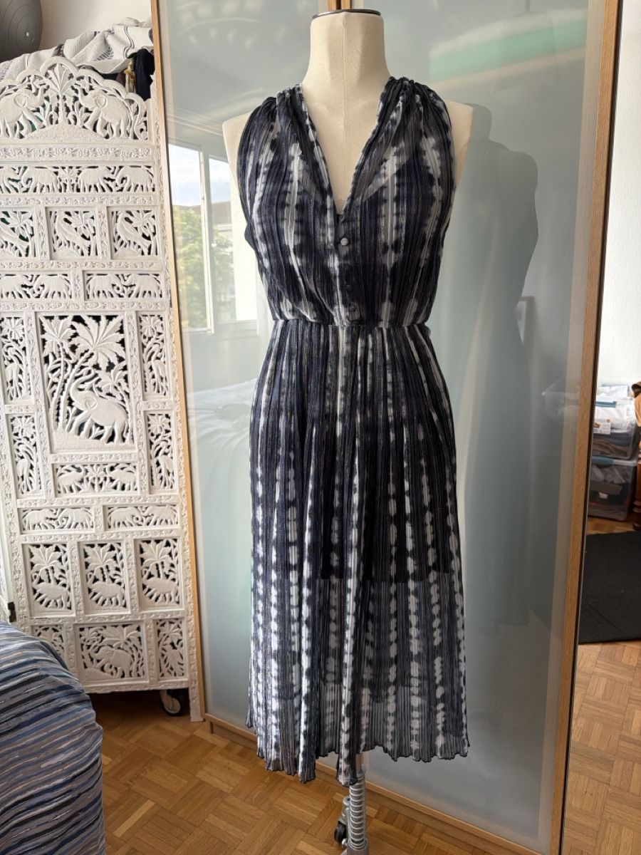 Kookai Kleider: Robe Kookai taille 38 – Gebraucht aus lausanne von annec777