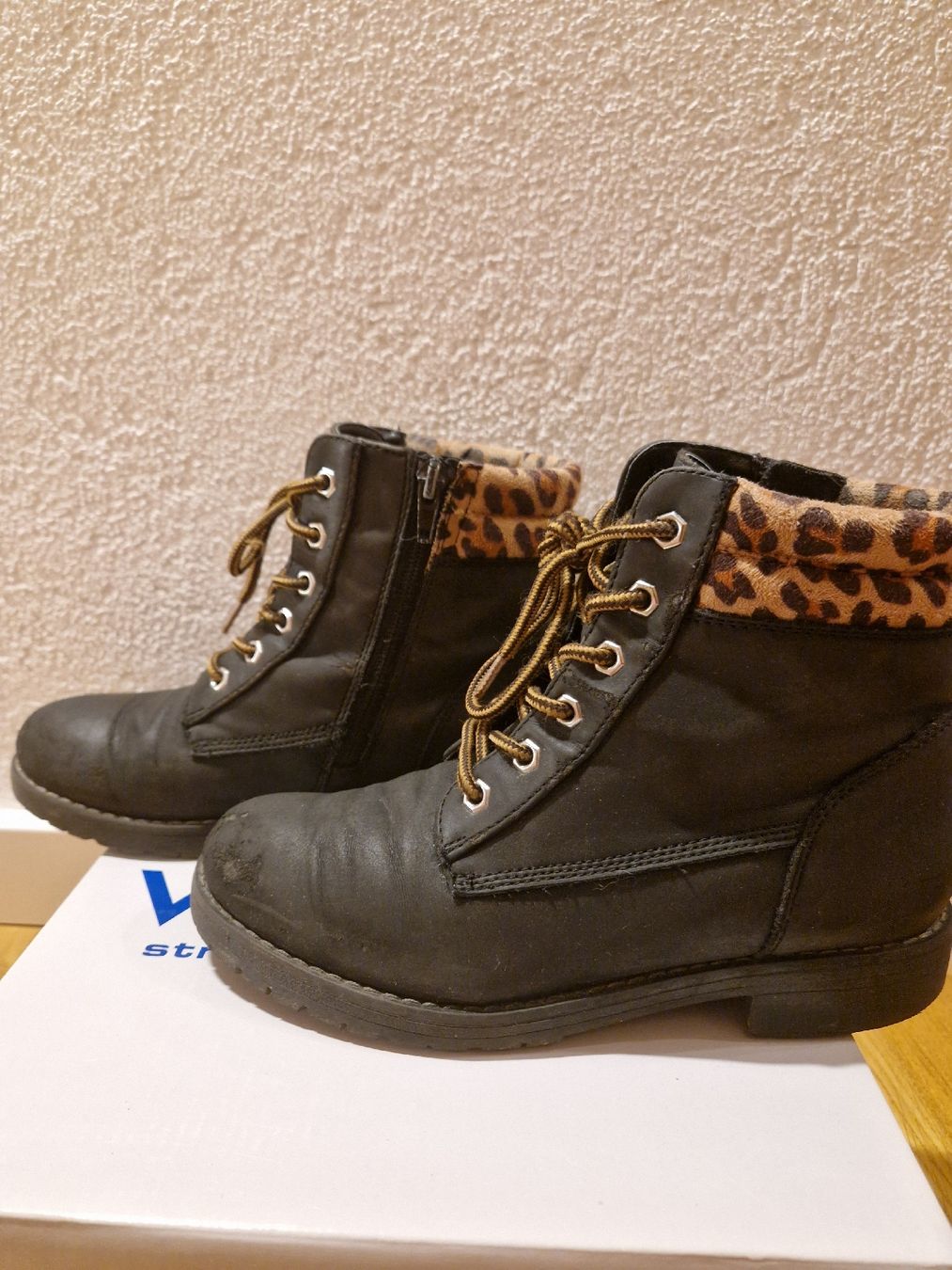 Scarpe per ragazze: Venice Stiefel Mädchen Grösse 35 – Usato da Mellingen venduto da BiBi.16 1