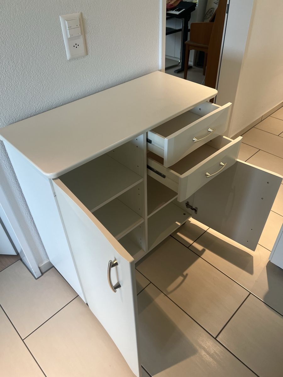Credenze: Weisses Sideboard - Top-Zustand – Nuovo (secondo la descrizione) da Steffisburg venduto da lar_r2c8 1
