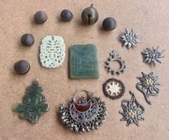 Konvolut Schmuck und Anhänger Jade, Metall, verschiedene ...