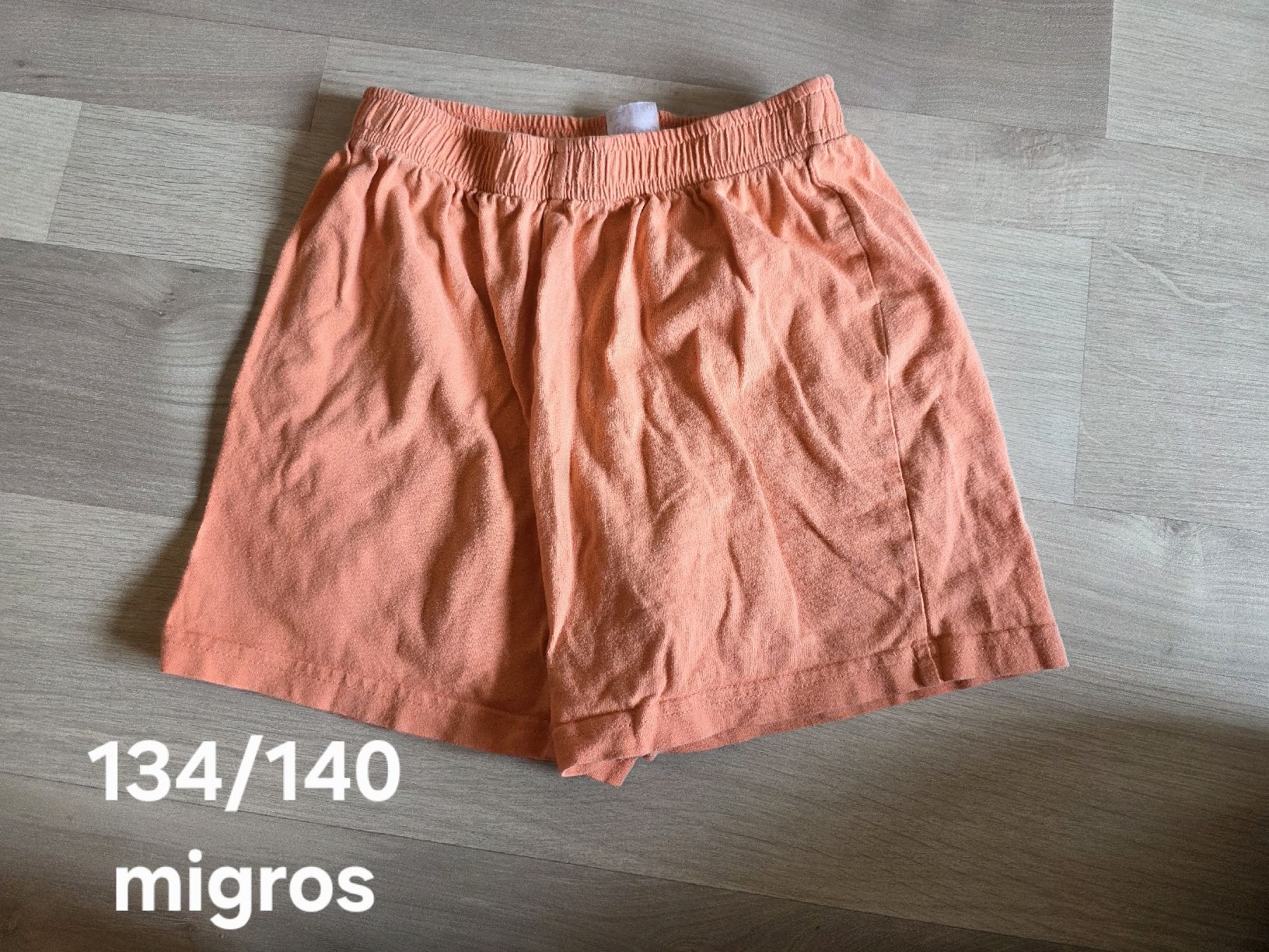 Pantaloni: Shorts kurze Hosen 134/140 – Usato da St. Peterzell venduto da upcycling_