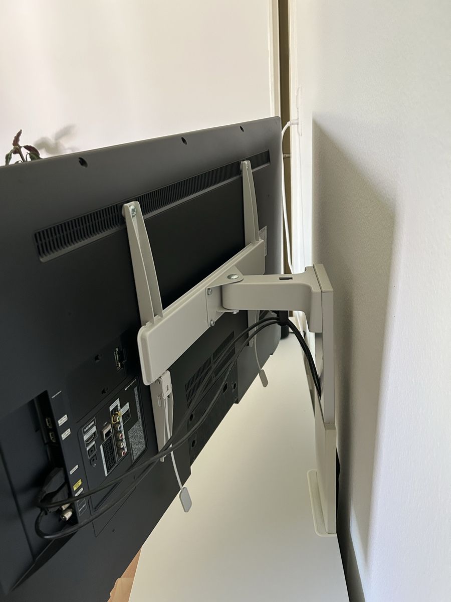 Ikea TV Möbel: Ikea TV Möbel mit integrierter TV Halterung – Gebraucht aus Rüschlikon von ann_8tql 1