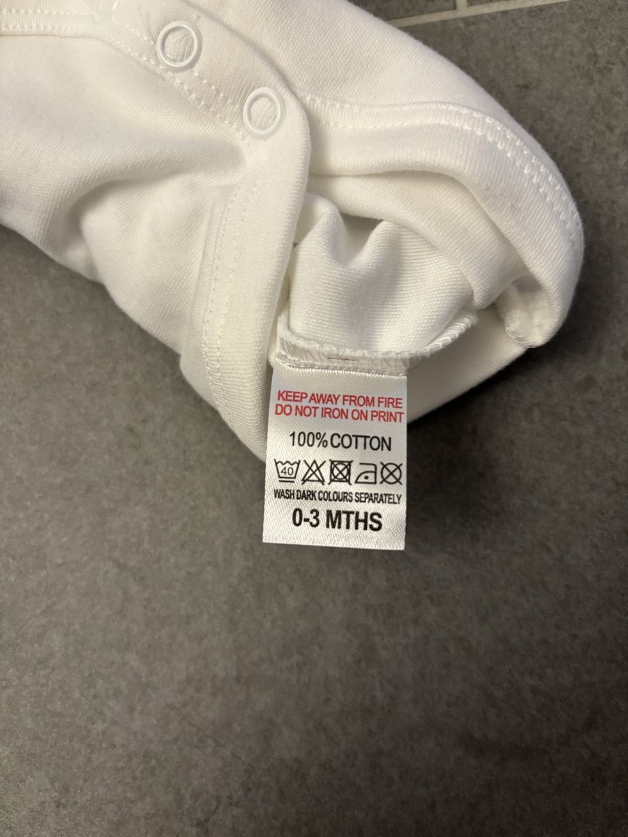 Lotti & Set di vestiti: Kurzarmbody, Gr 62 – Usato da Breitenbach venduto da mi95st 1