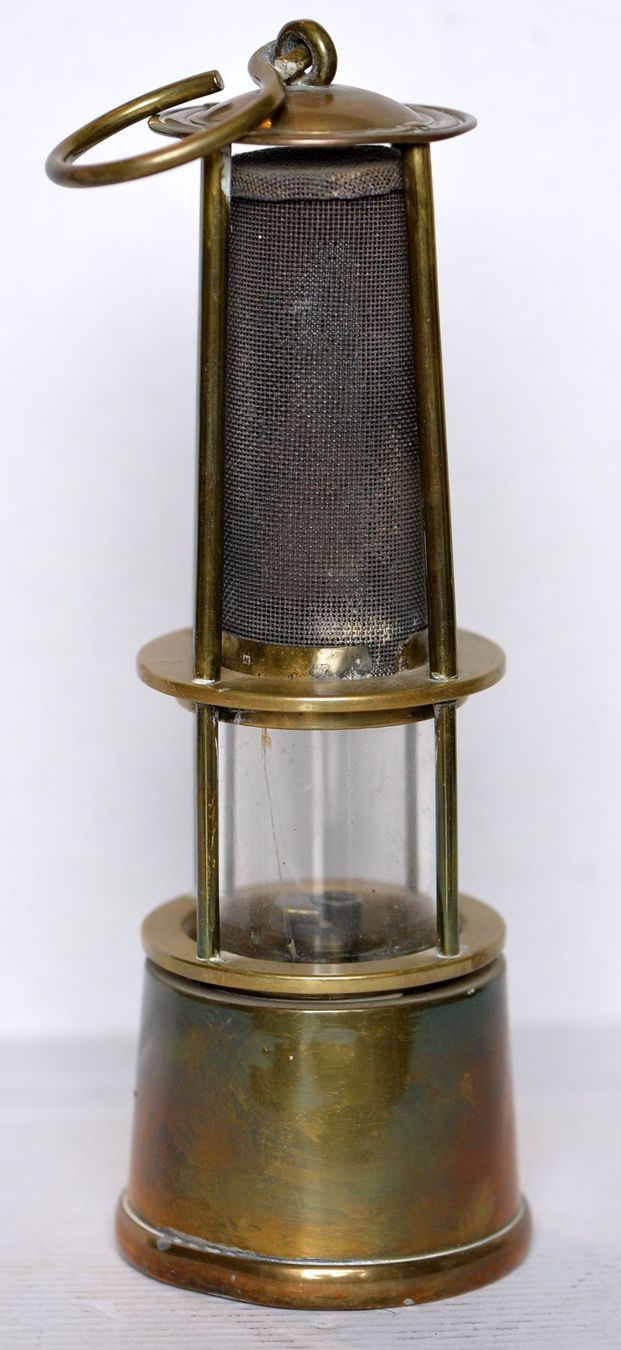 Lampen: Ancienne lampe de mineur – Gebraucht aus Neuchâtel von Neuchatel