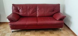 Divano in pelle color bordeaux