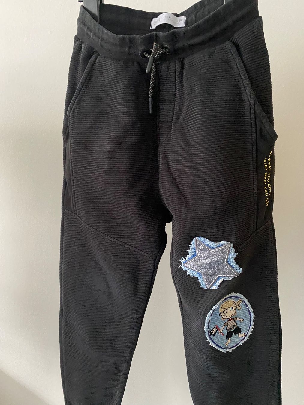 Zara Pantaloni: Zara Jogginghose Gr 128 – Usato da Zürich venduto da AninANILOKIN 1