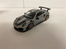 Porsche 911 GT2 RS Bburago 1-43 neu & OVP 526