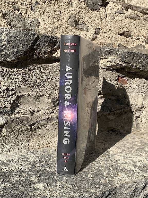 Libri: Aurora Rising,  Amie Kaufman e Jay Kristoff – Usato da Roveredo GR venduto da ppe_xcs9 1