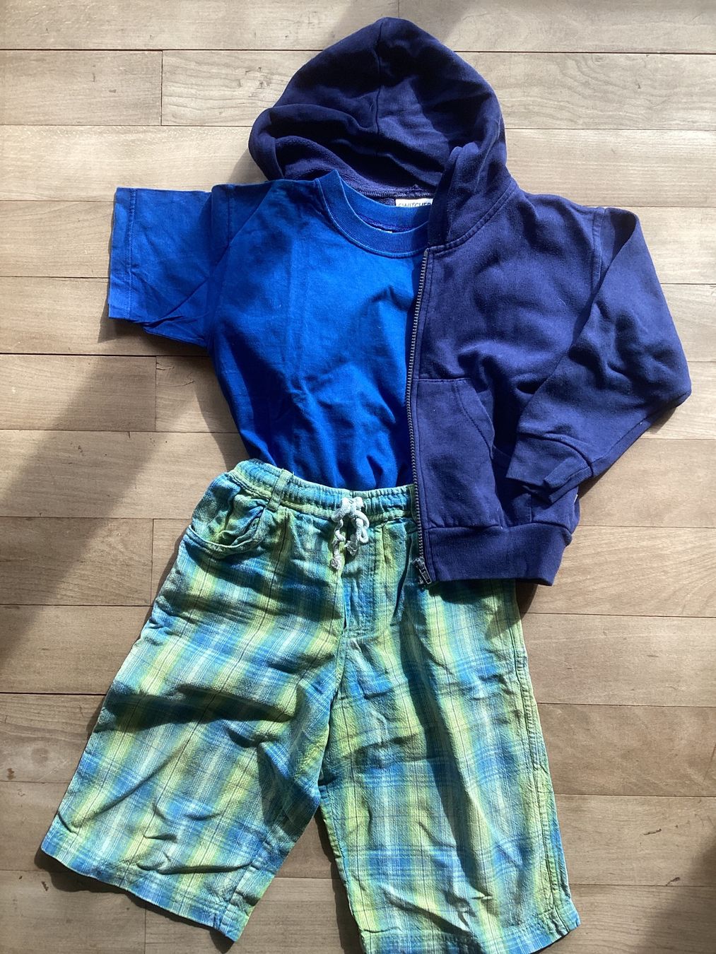 Lotti & Set di vestiti: Outfit, 3-teilig, Gr.110 - 116 – Usato da Muttenz venduto da bar_ws7n