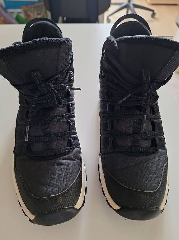 Schuhe für Jungen: Wander- oder Schneeschuhe Grösse 40 – Gebraucht aus Schinznach-Dorf von StoepfiR