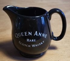 Pichet Publicitaire Queen Anne Rare Scotch Whisky