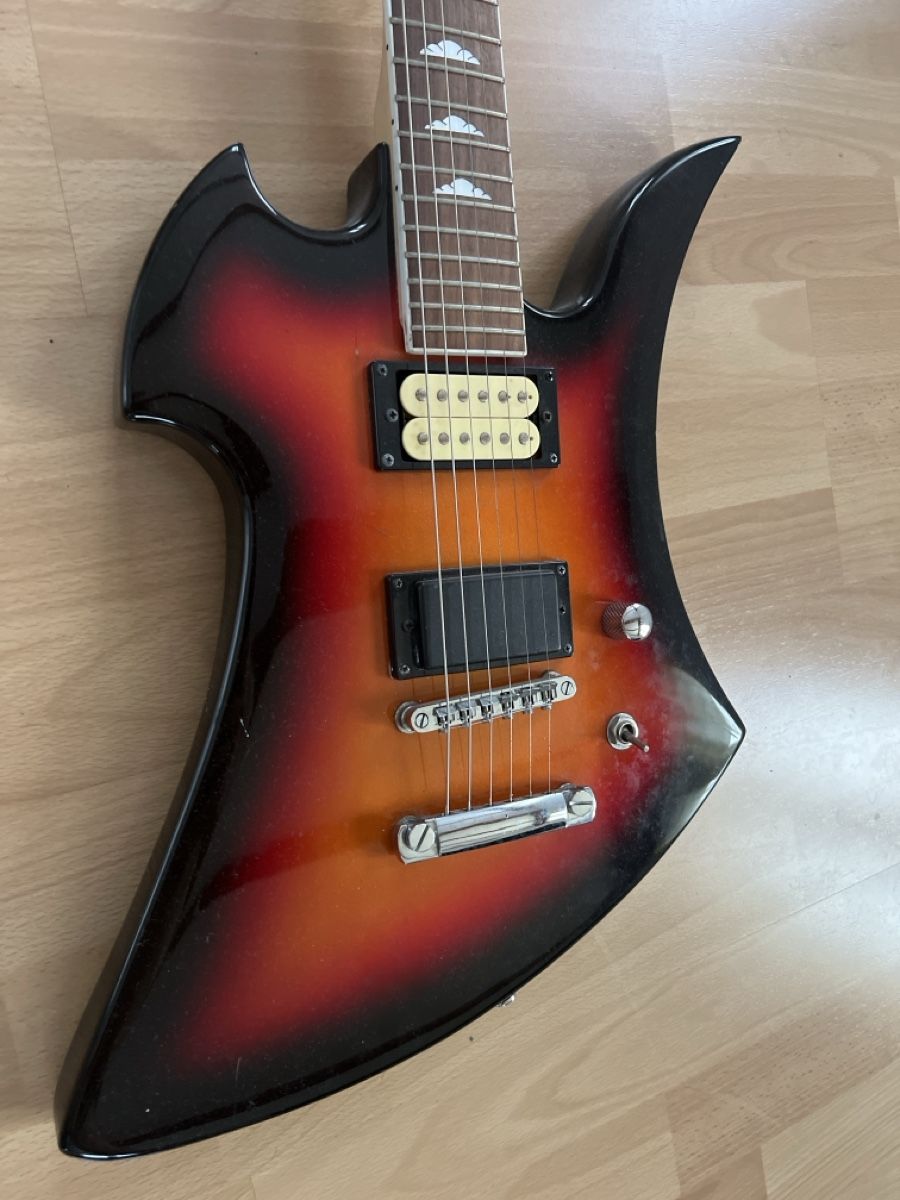 Instruments de musique: E-Gitarre defekt  – Défectueux à Edlibach par lar_snw9 1