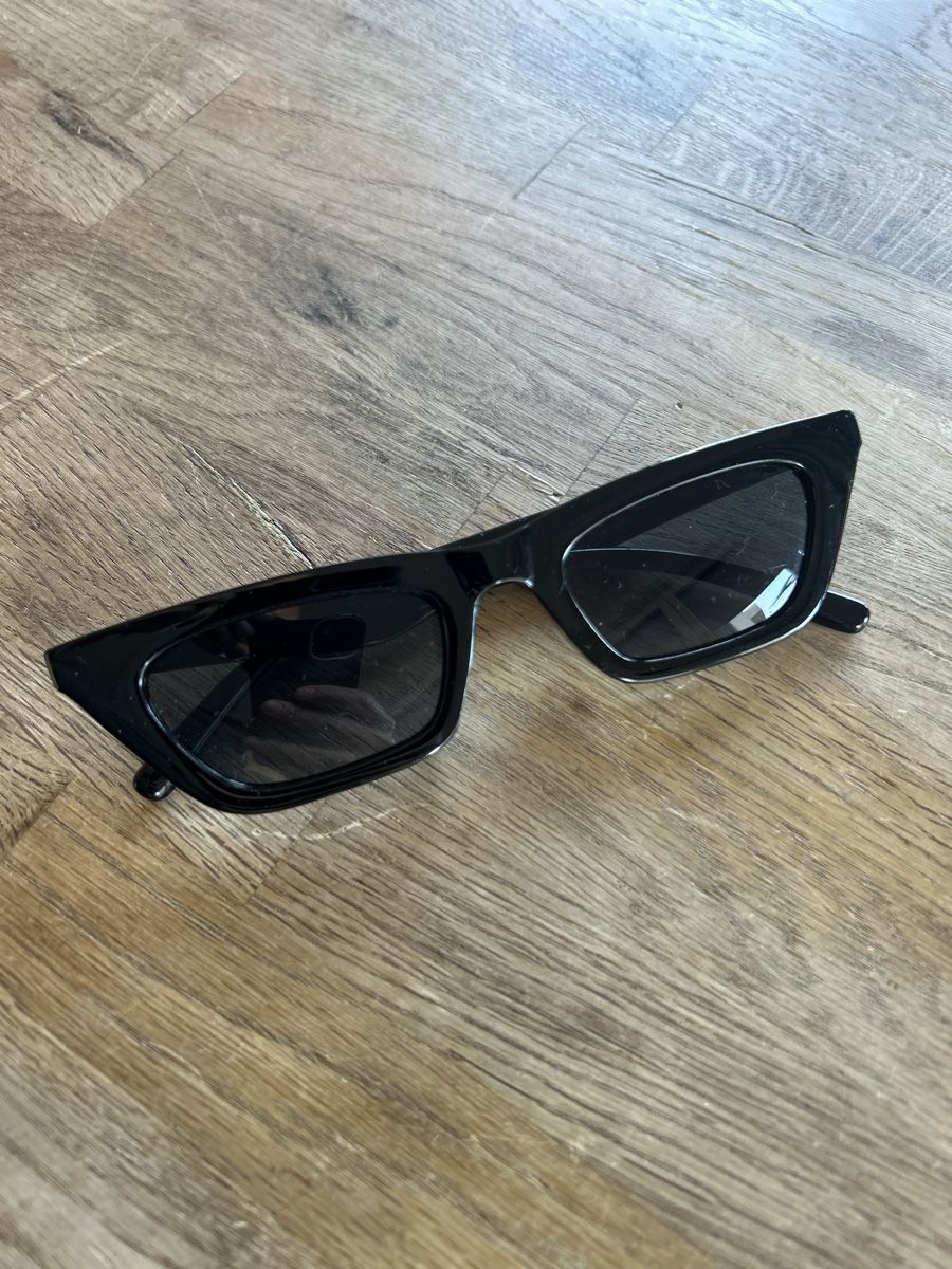 Occhiali & Lenti: Cool sun glasses – Nuovo (secondo la descrizione) da Lugano venduto da bad_2t9b
