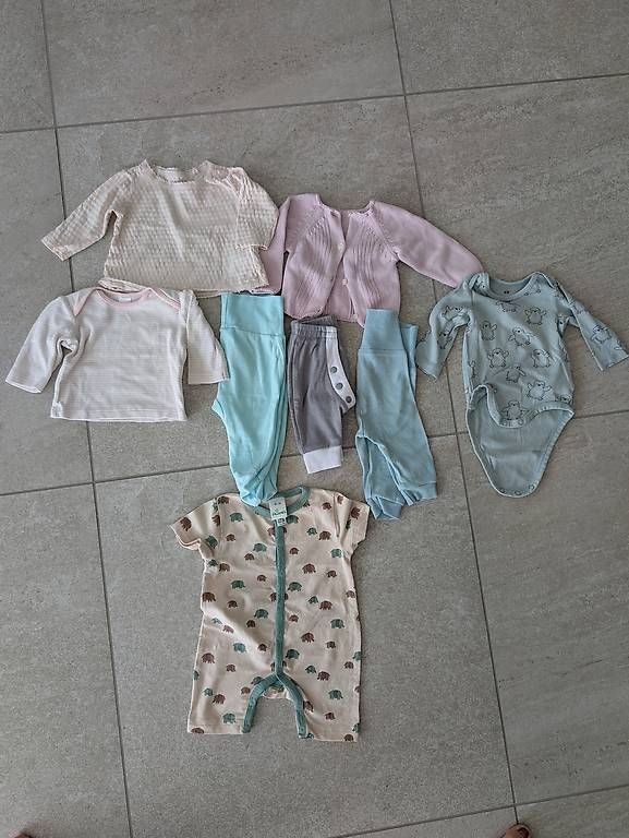 Lotti & Set di vestiti: Neugeborenen Kleidung – Usato da Lostorf venduto da HappyFlohmarkt