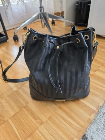 Maison Mollerus Beuteltasche Niesen Schwarz