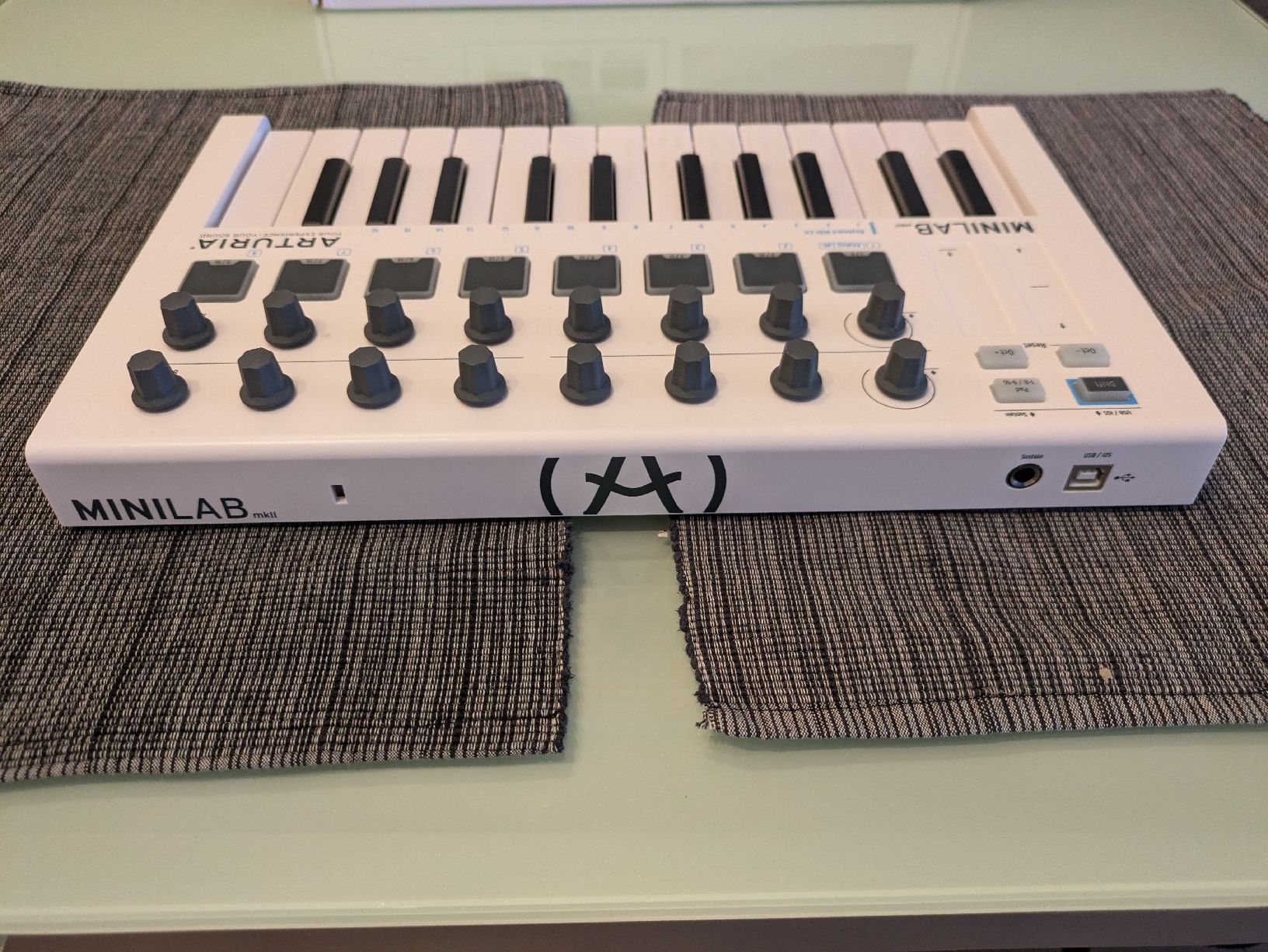 Arturia Musikinstrumente: Arturia Minilab MKII MIDI-Keyboard Controller – Gebraucht aus Aarau von  2