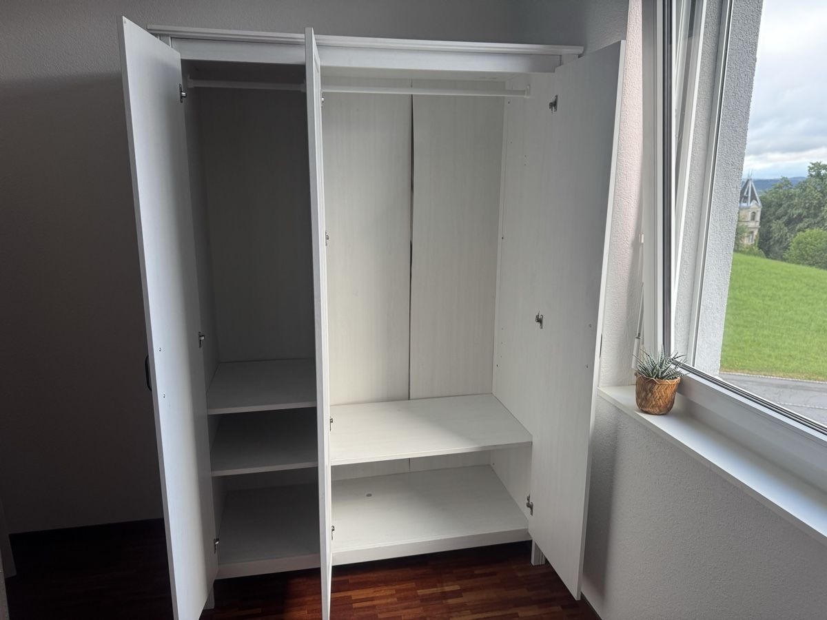 Armadi: Ikea Schrank Dreitürig – Usato da Tägerwilen venduto da Enterprise0815 1