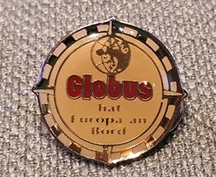 A211 - Pin Globus hat Europa an Board